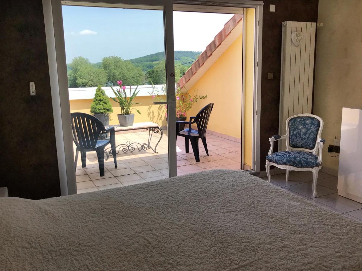 Le Chant Des Oiseaux - Au Pied De La Voie Cyclable Homestay Crevechamps